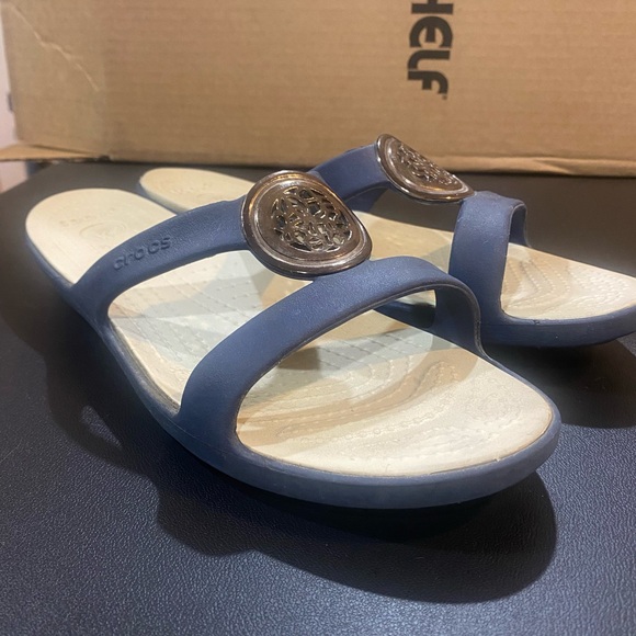 Crocs Sanrah Circle Slide Sandals RARE - Picture 4 of 15